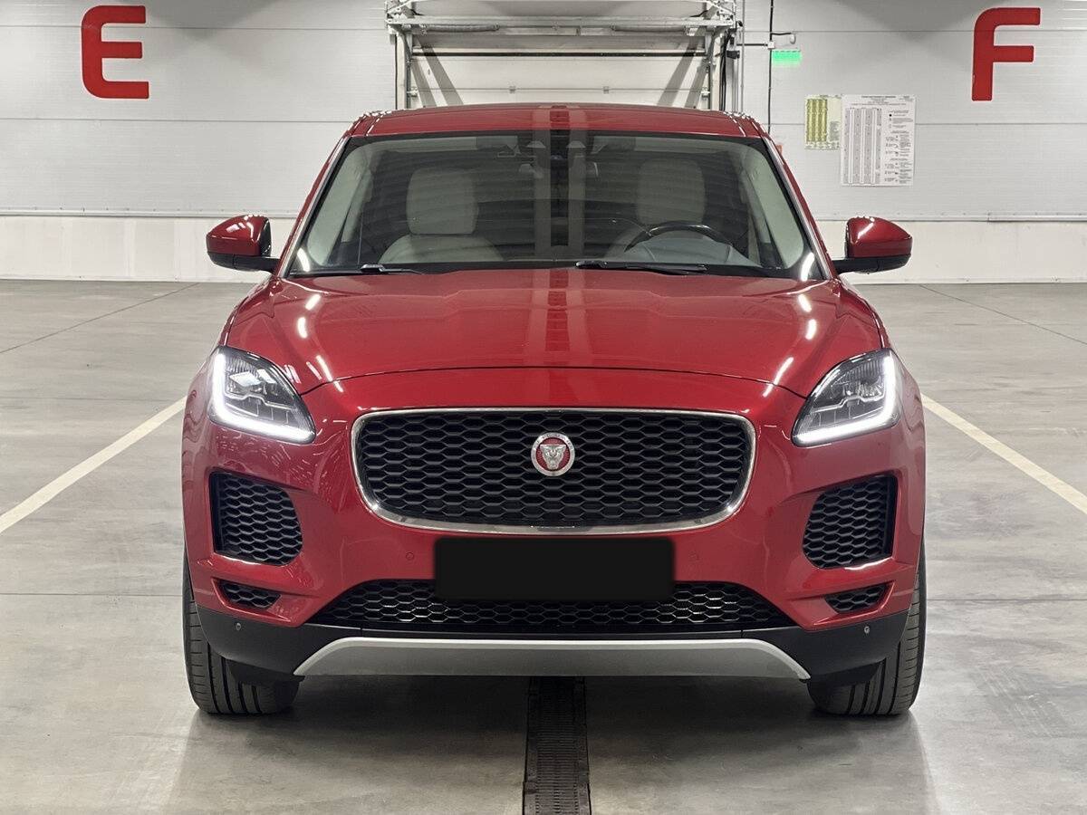Jaguar E-Pace 2018 года с пробегом. Фото: #1