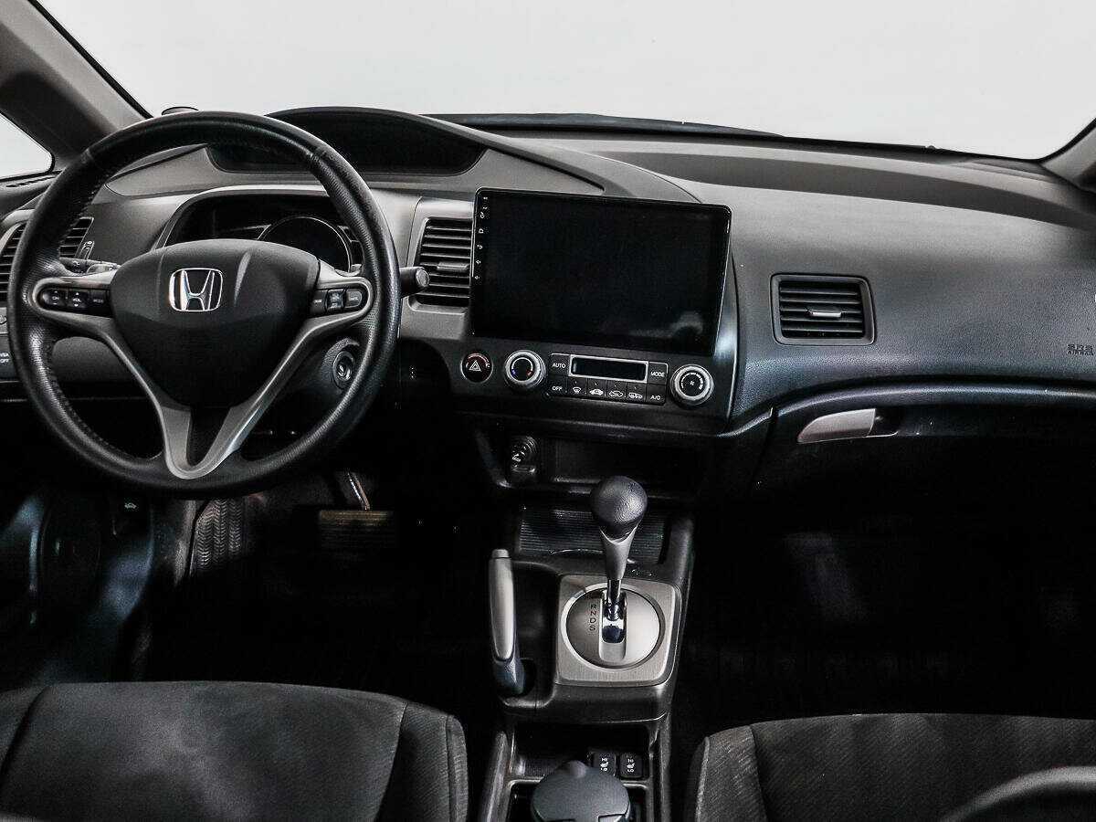 Honda Civic 2010 года с пробегом. Фото: #11