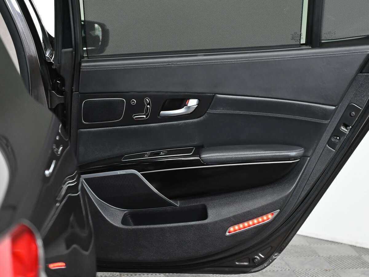 Kia Quoris 2014 года с пробегом. Фото: #14