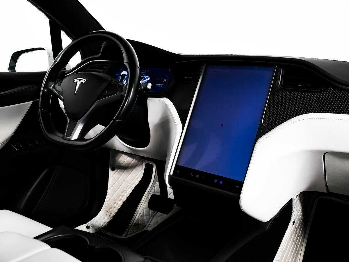 Tesla Model X 2018 года с пробегом. Фото: #5