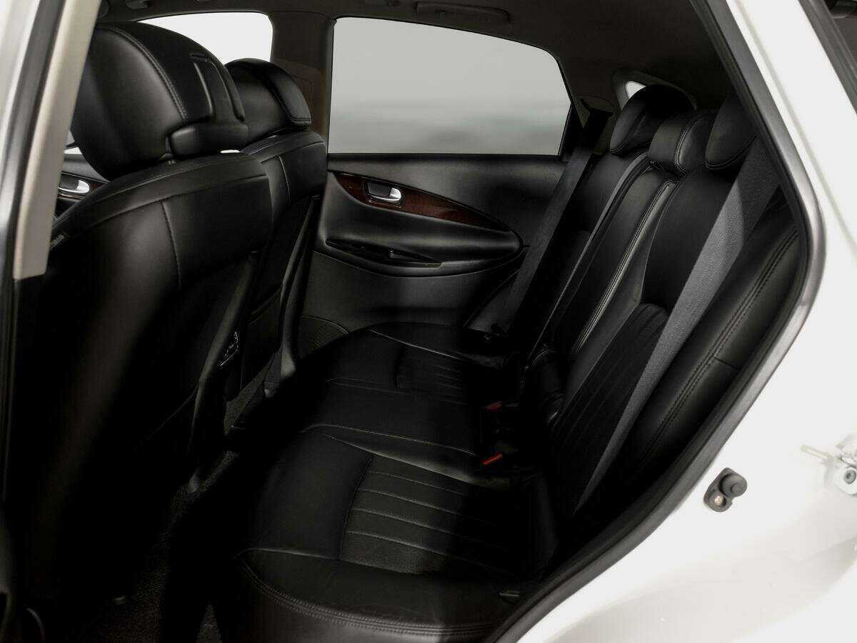 Infiniti QX50 2014 года с пробегом. Фото: #9