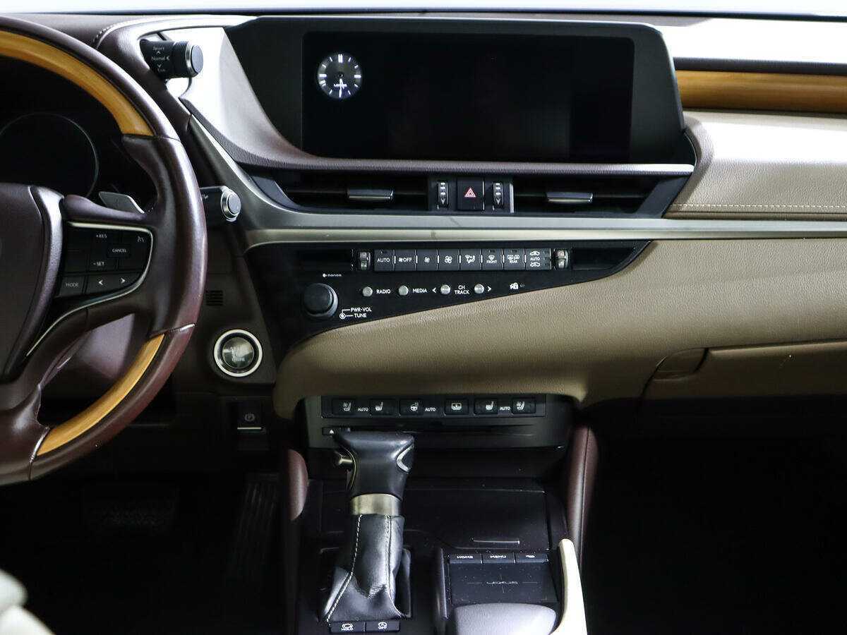 Lexus ES 2018 года с пробегом. Фото: #12
