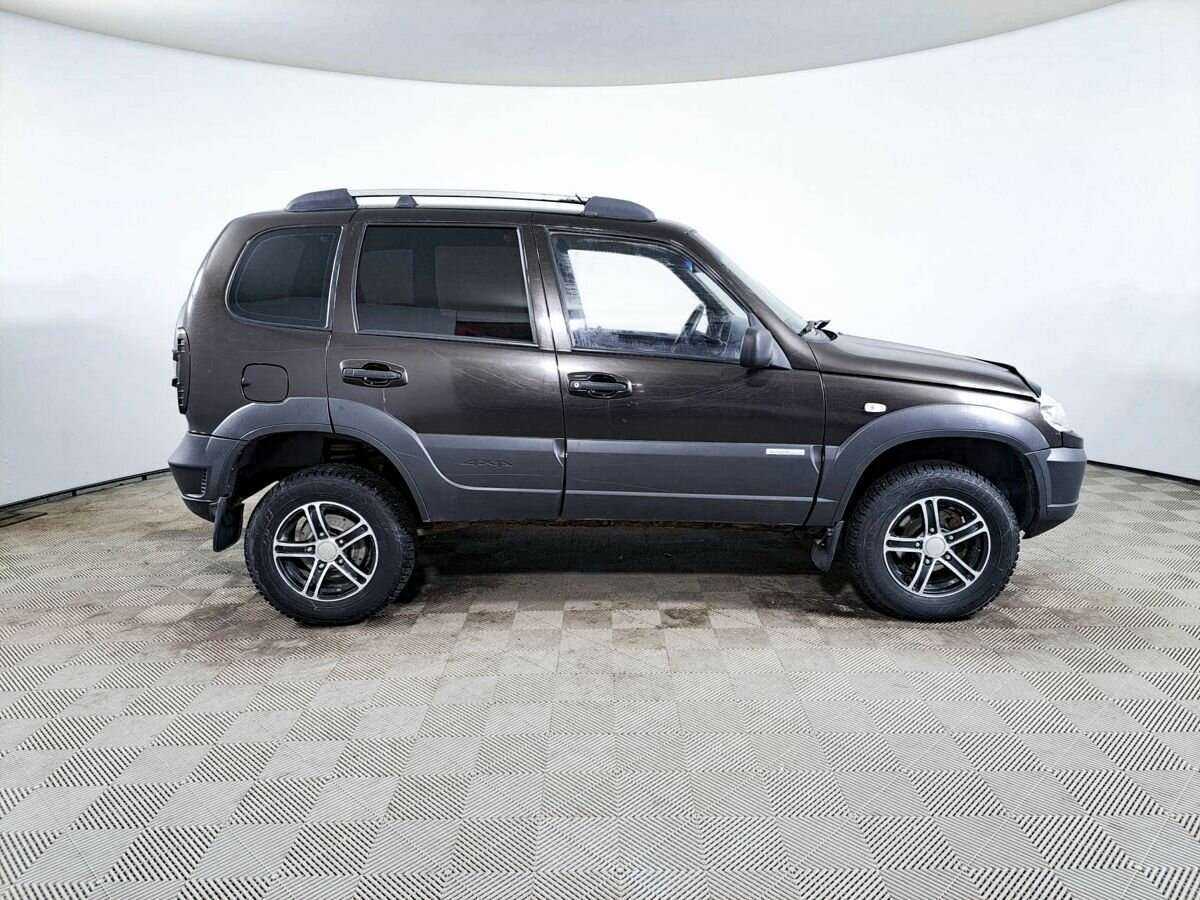 Chevrolet Niva 2011 года с пробегом. Фото: #3