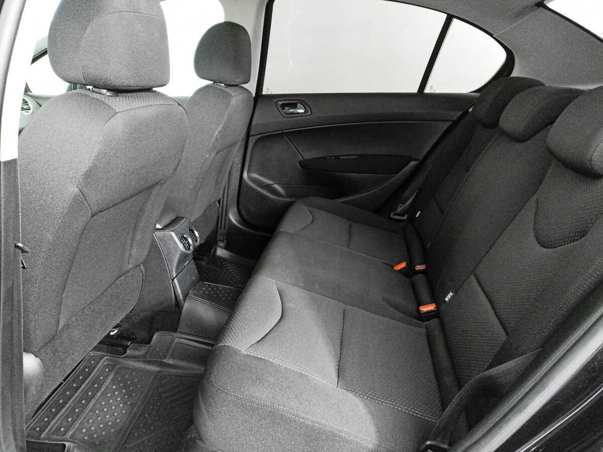 Peugeot 408 2012 года с пробегом. Фото: #8