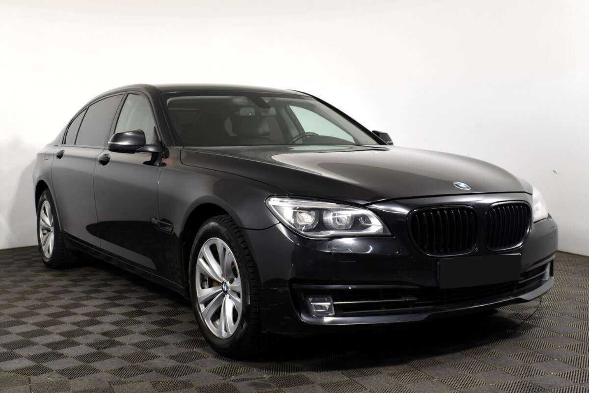 BMW 7 серии 2014 года с пробегом. Фото: #2