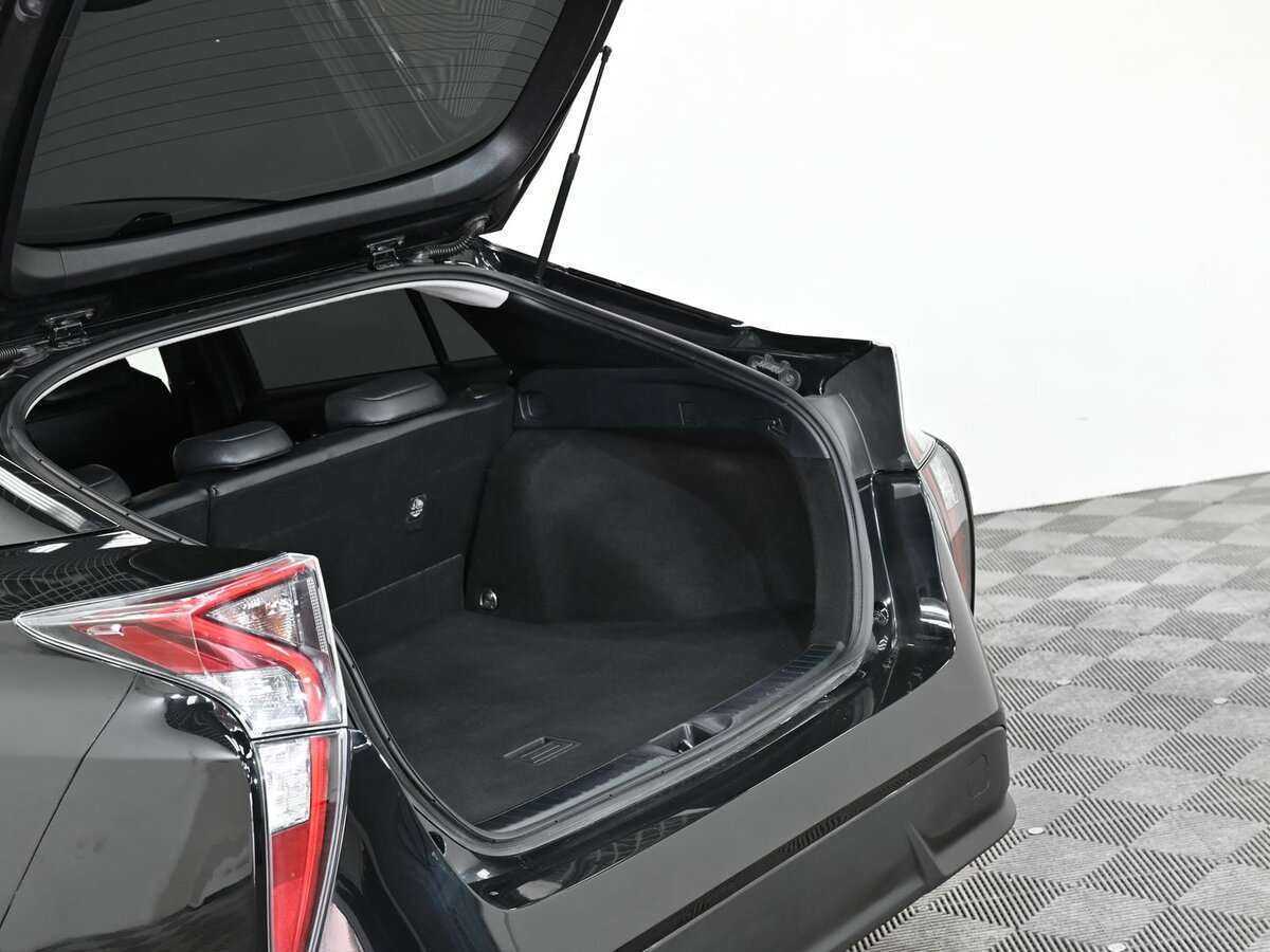 Toyota Prius 2016 года с пробегом. Фото: #14