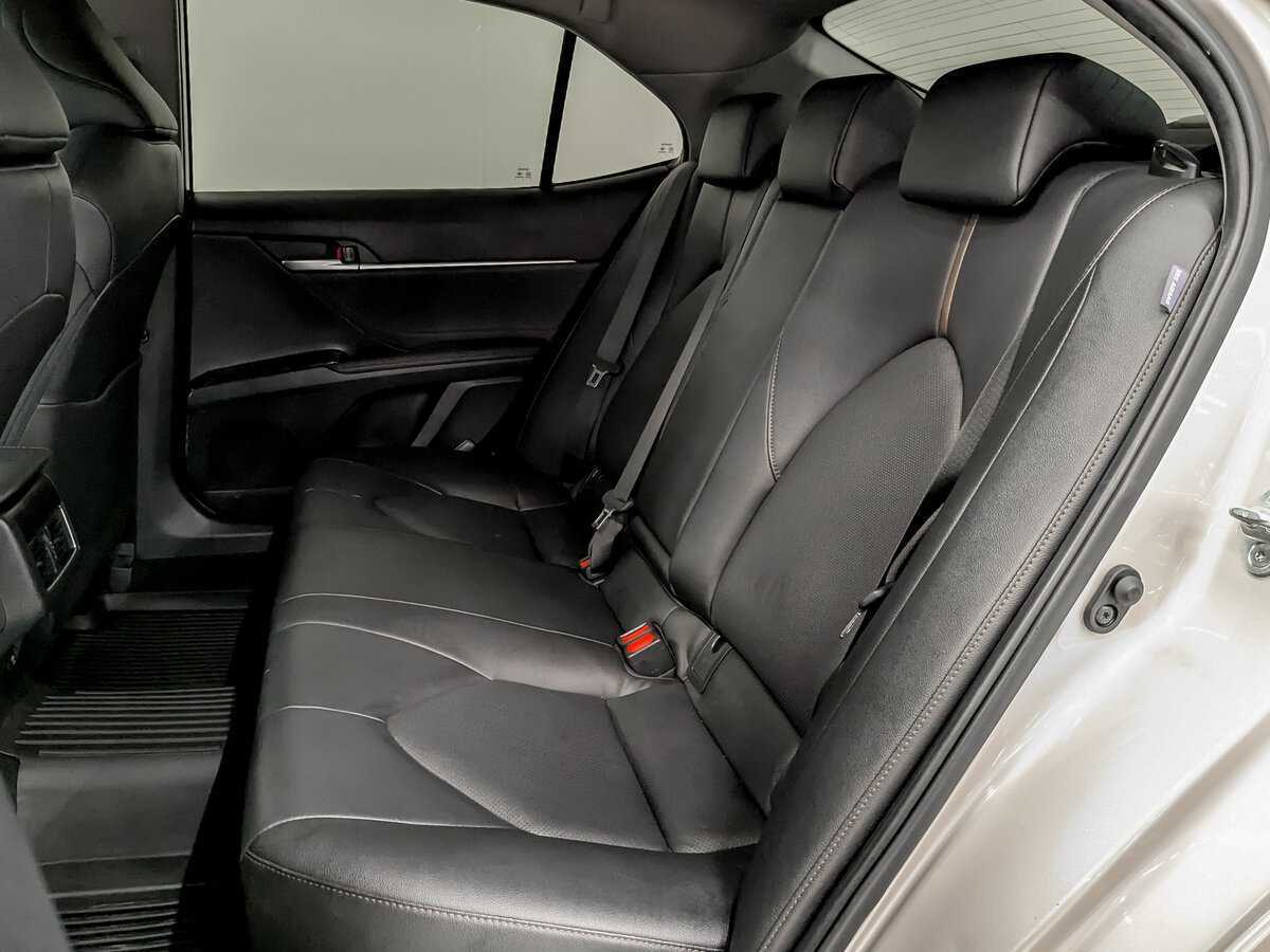 Toyota Camry 2022 года с пробегом. Фото: #11