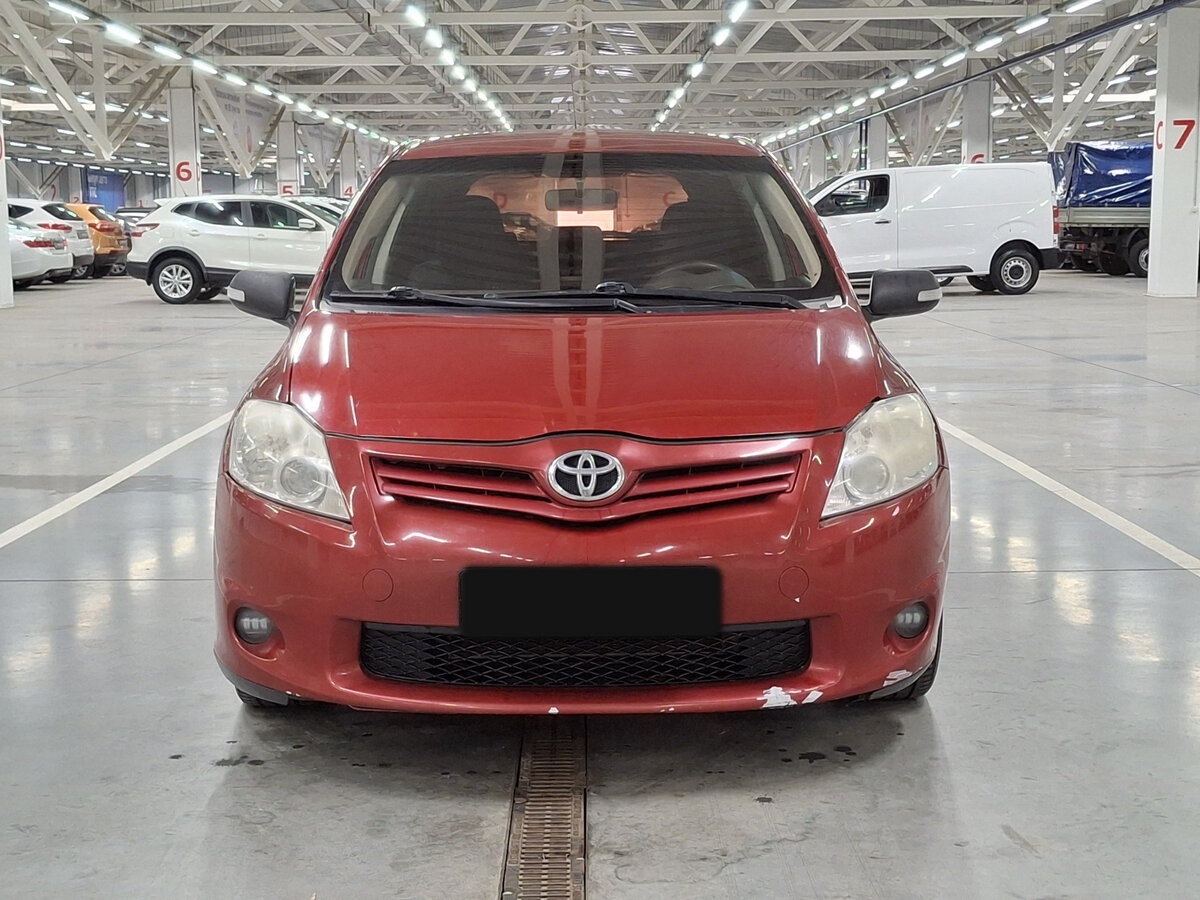 Toyota Auris 2010 года с пробегом. Фото: #1