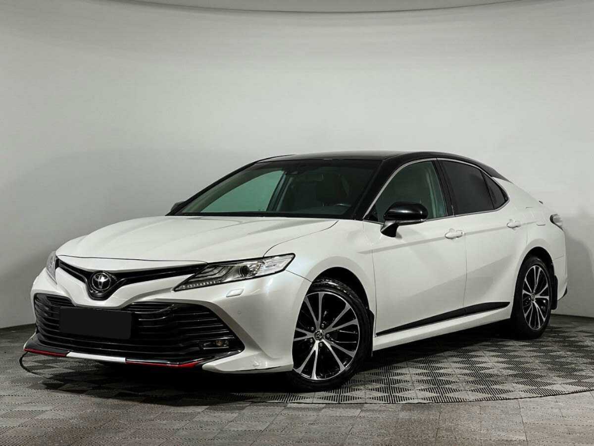 Toyota Camry 2020 года с пробегом. Посмотреть фото