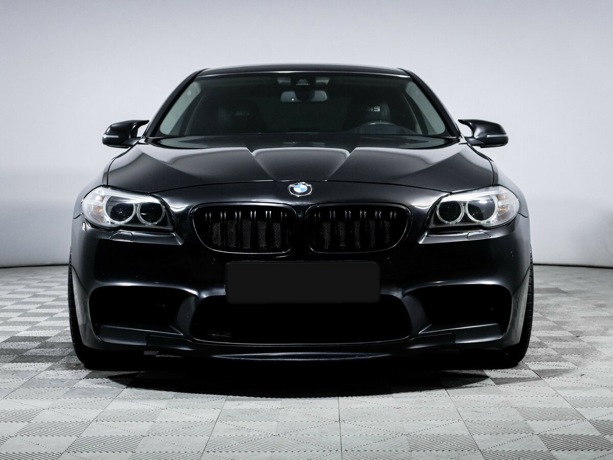 BMW 5 серии 2014 года с пробегом. Фото: #1