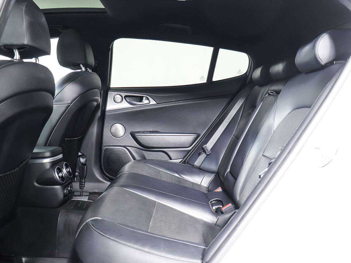 Kia Stinger 2018 года с пробегом. Фото: #9