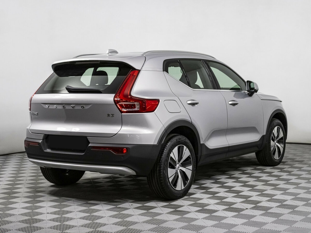 Volvo XC40 2024 года с пробегом. Фото: #1