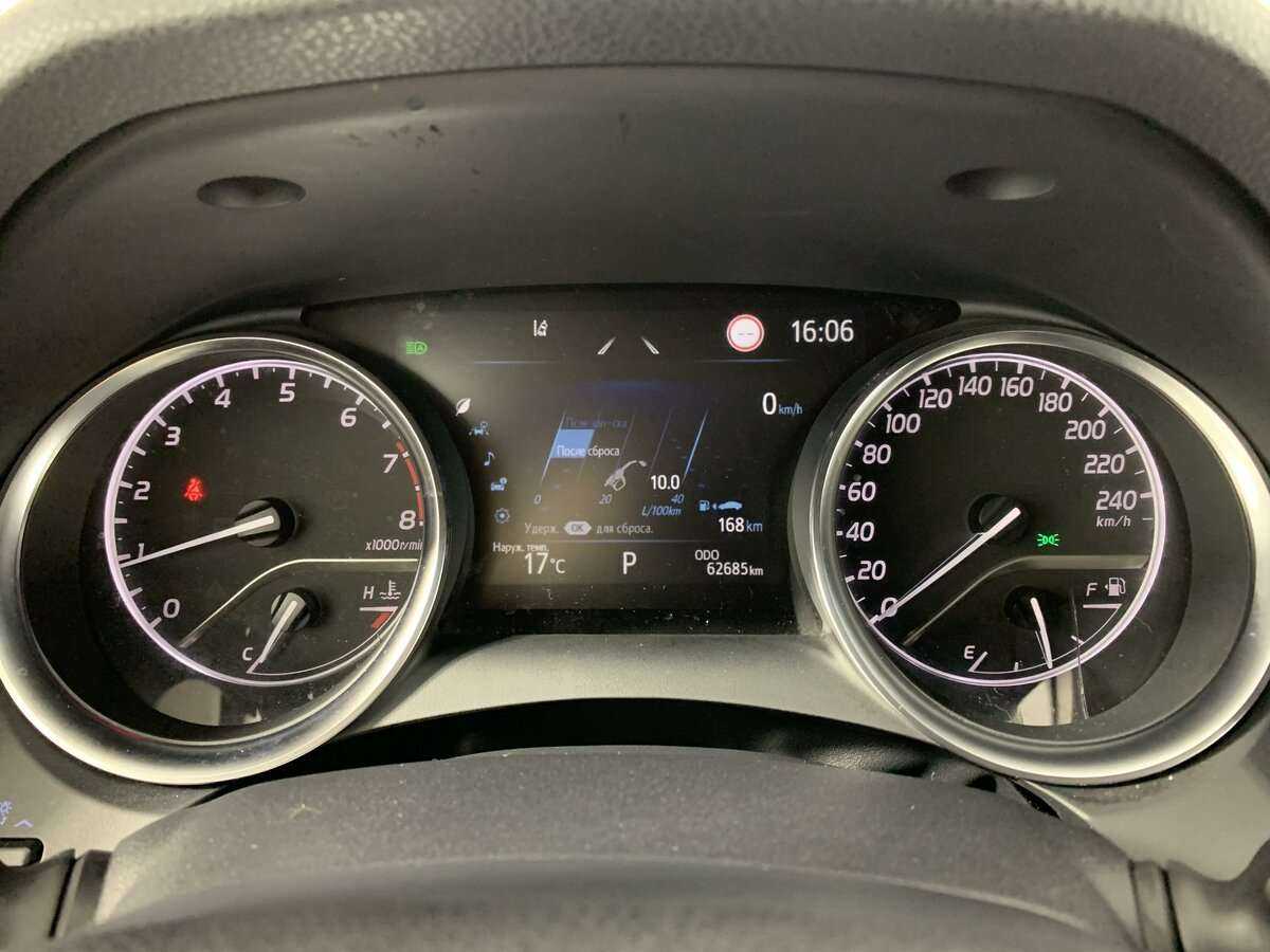 Toyota Camry 2021 года с пробегом. Фото: #8