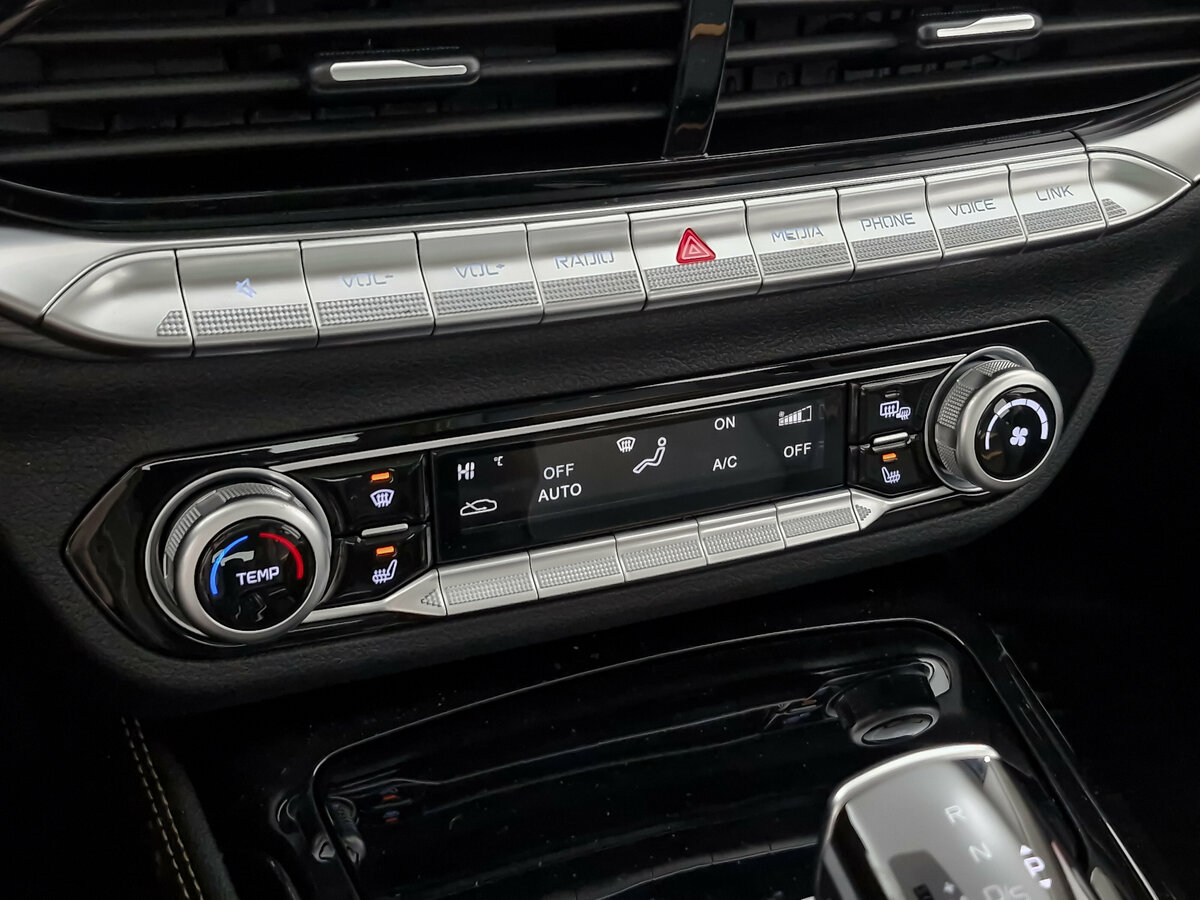 FAW Bestune T77 2024 года с пробегом. Фото: #21