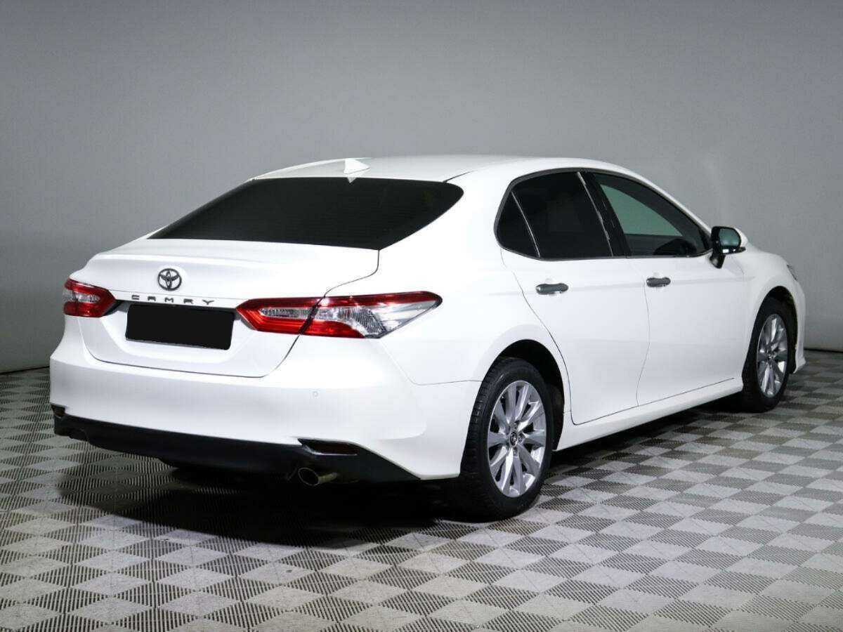 Toyota Camry 2018 года с пробегом. Фото: #4