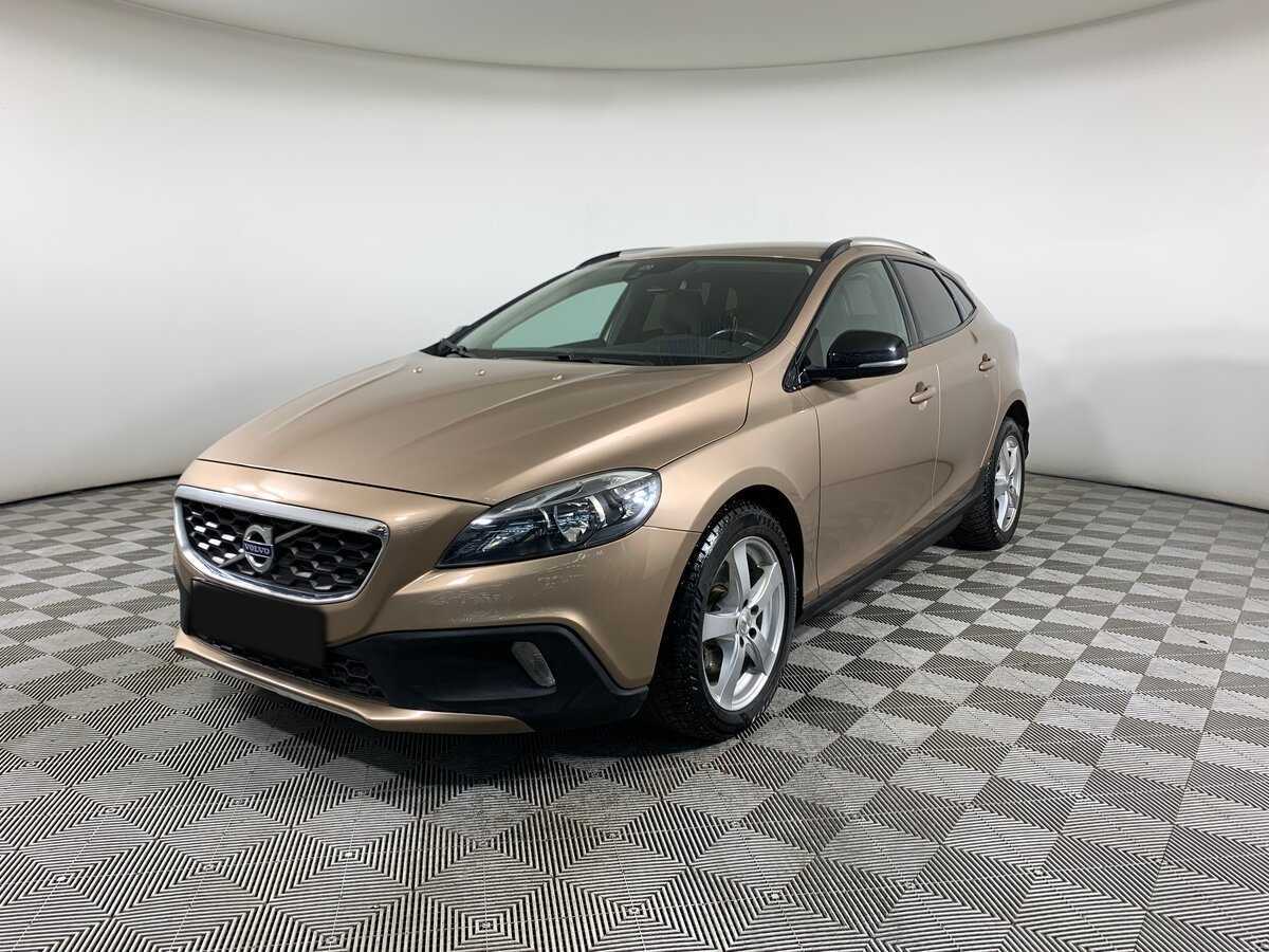 Volvo V40 2015 года с пробегом. Фото: #0