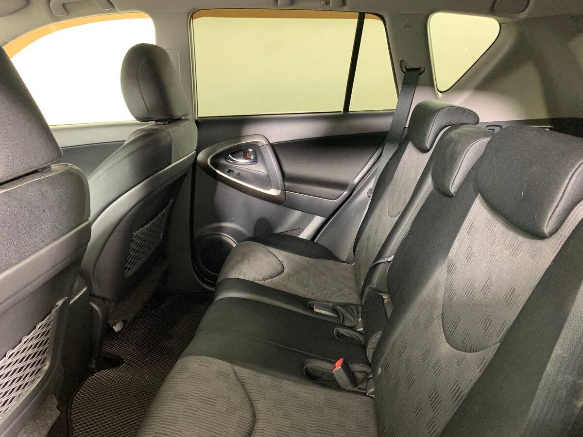 Toyota RAV4 2010 года с пробегом. Фото: #17