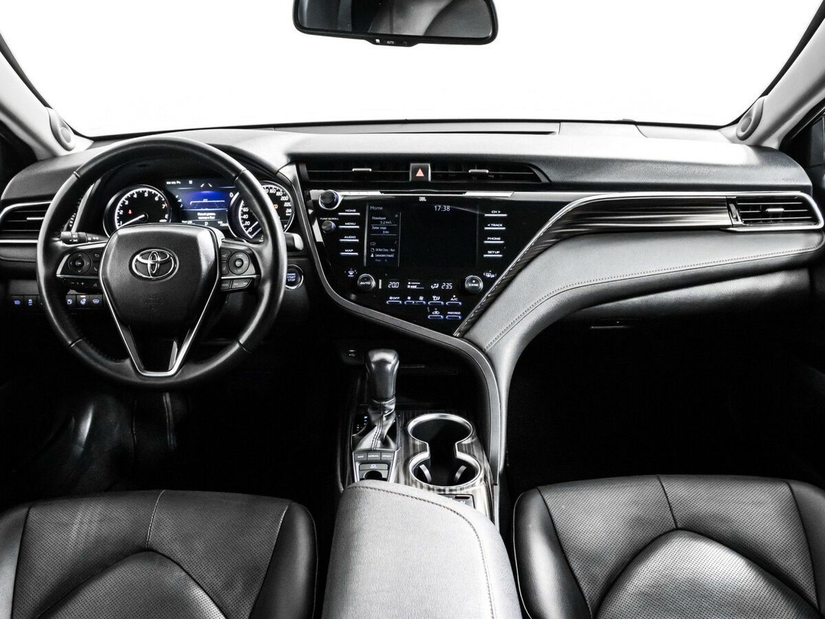 Toyota Camry 2018 года с пробегом. Фото: #8