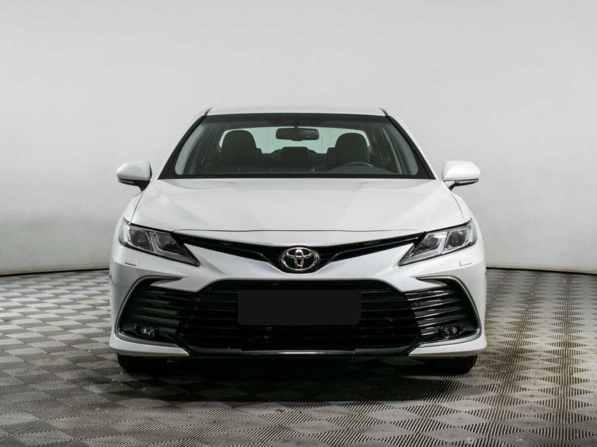 Toyota Camry 2021 года с пробегом. Посмотреть фото