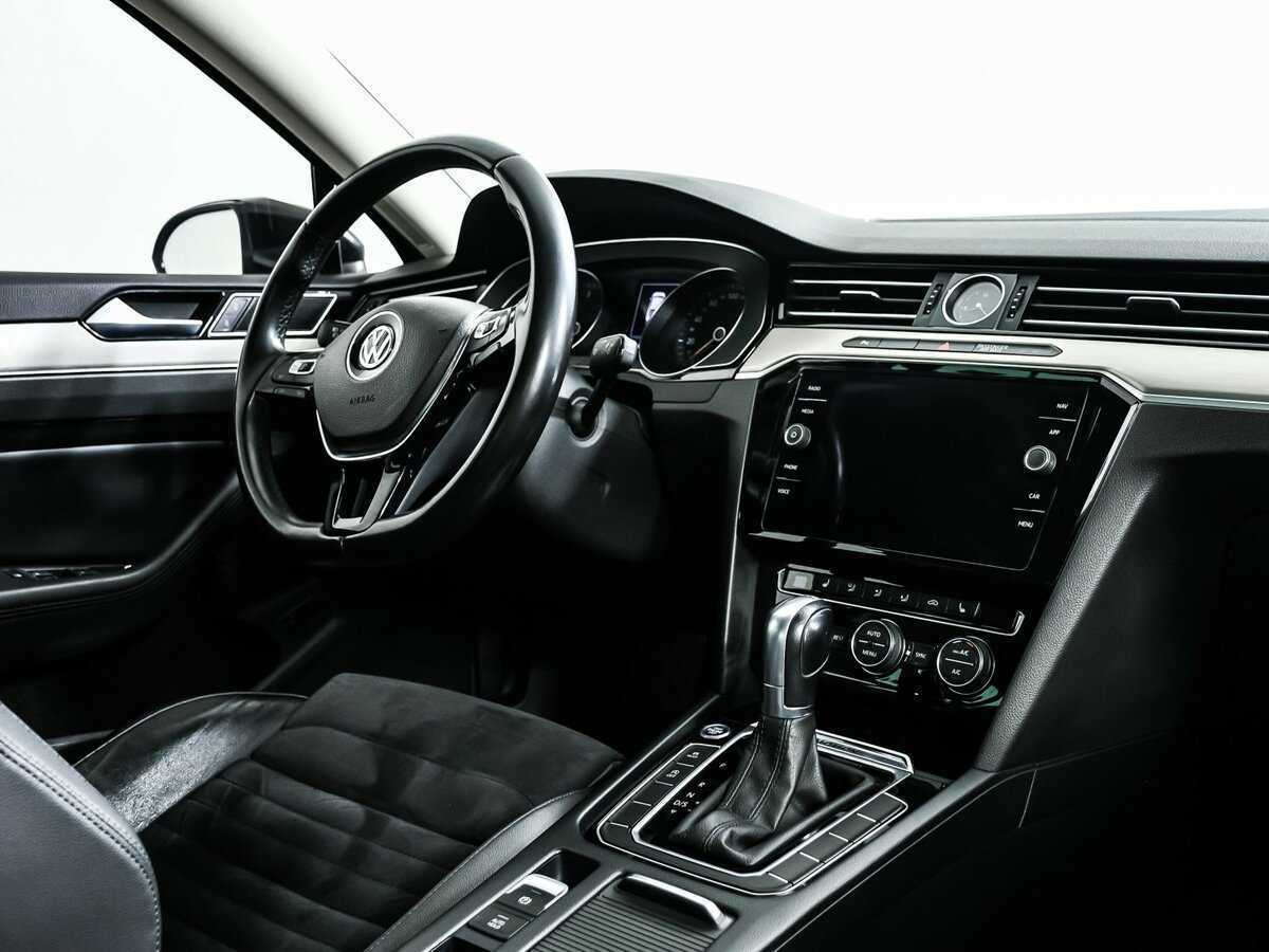 Volkswagen Passat 2018 года с пробегом. Фото: #8