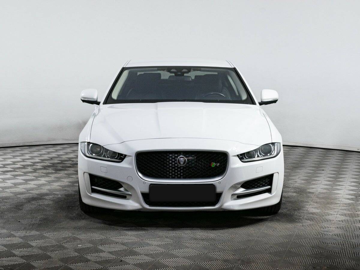 Jaguar XE 2015 года с пробегом. Фото: #1