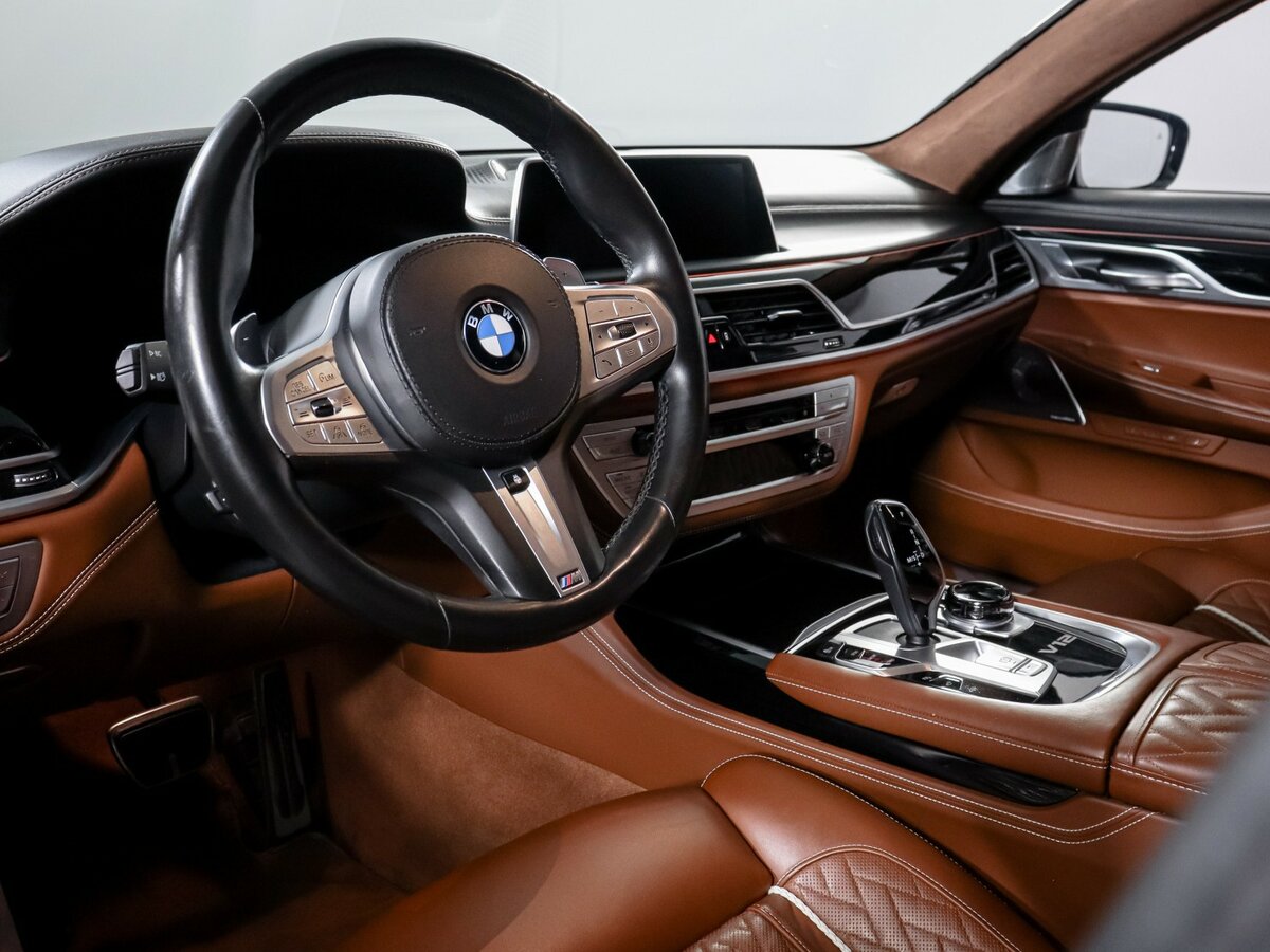 BMW 7 серии 2021 года с пробегом. Фото: #11