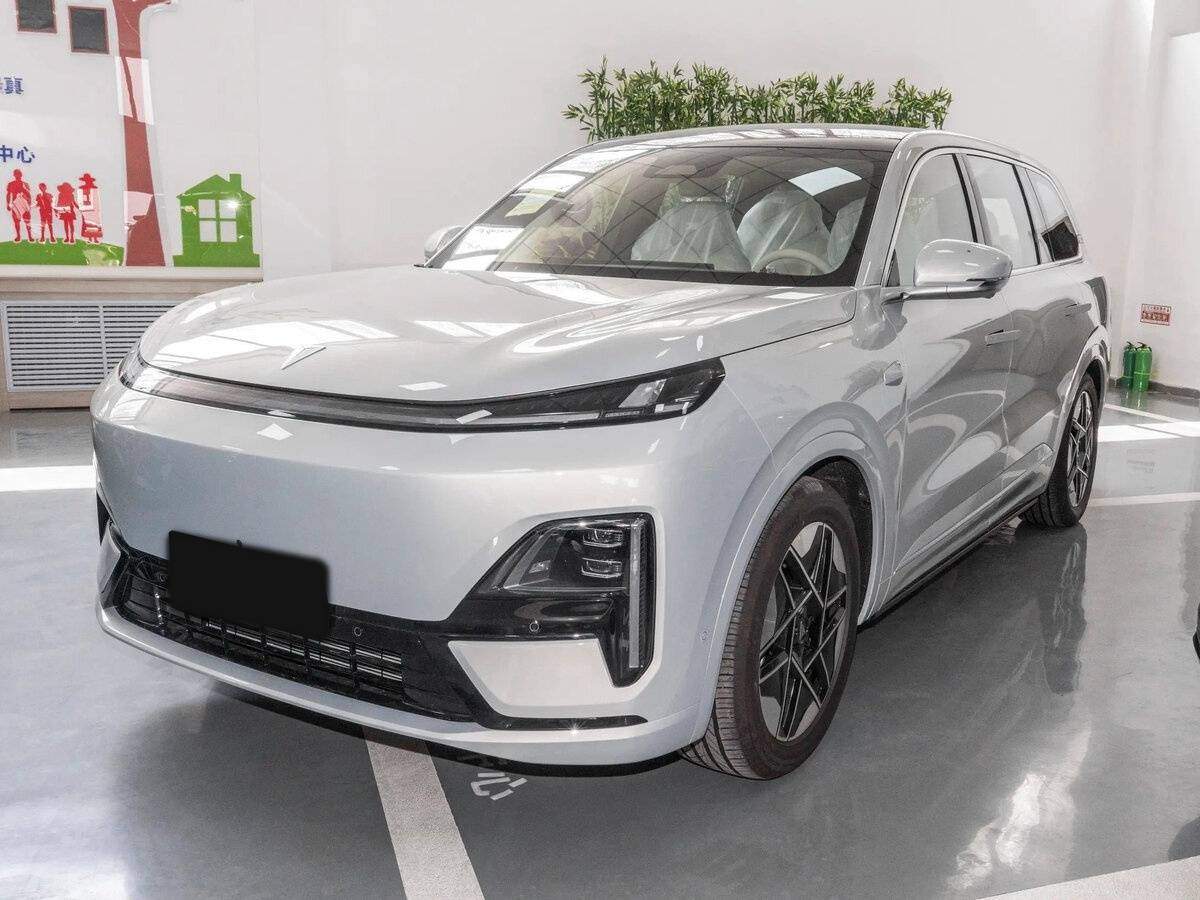 Changan Deepal S09 2025 года с пробегом. Посмотреть фото