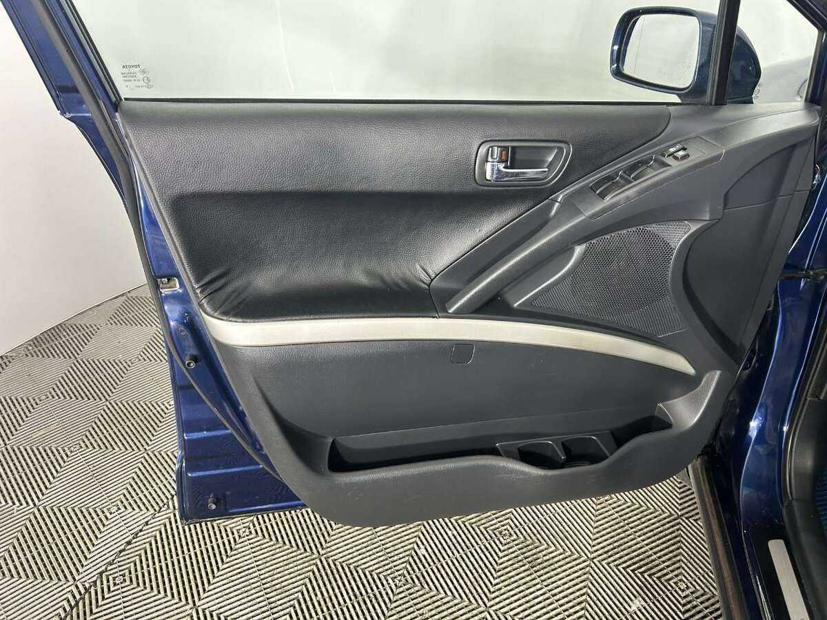 Toyota Corolla Verso 2006 года с пробегом. Фото: #7