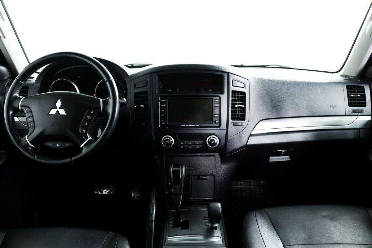 Mitsubishi Pajero 2011 года с пробегом. Фото: #9