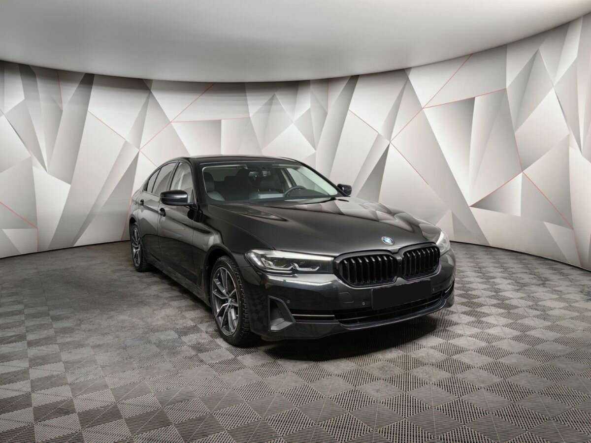 BMW 5 серии 2020 года с пробегом. Фото: #2