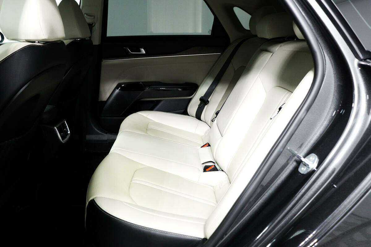 Kia K5 2021 года с пробегом. Фото: #11