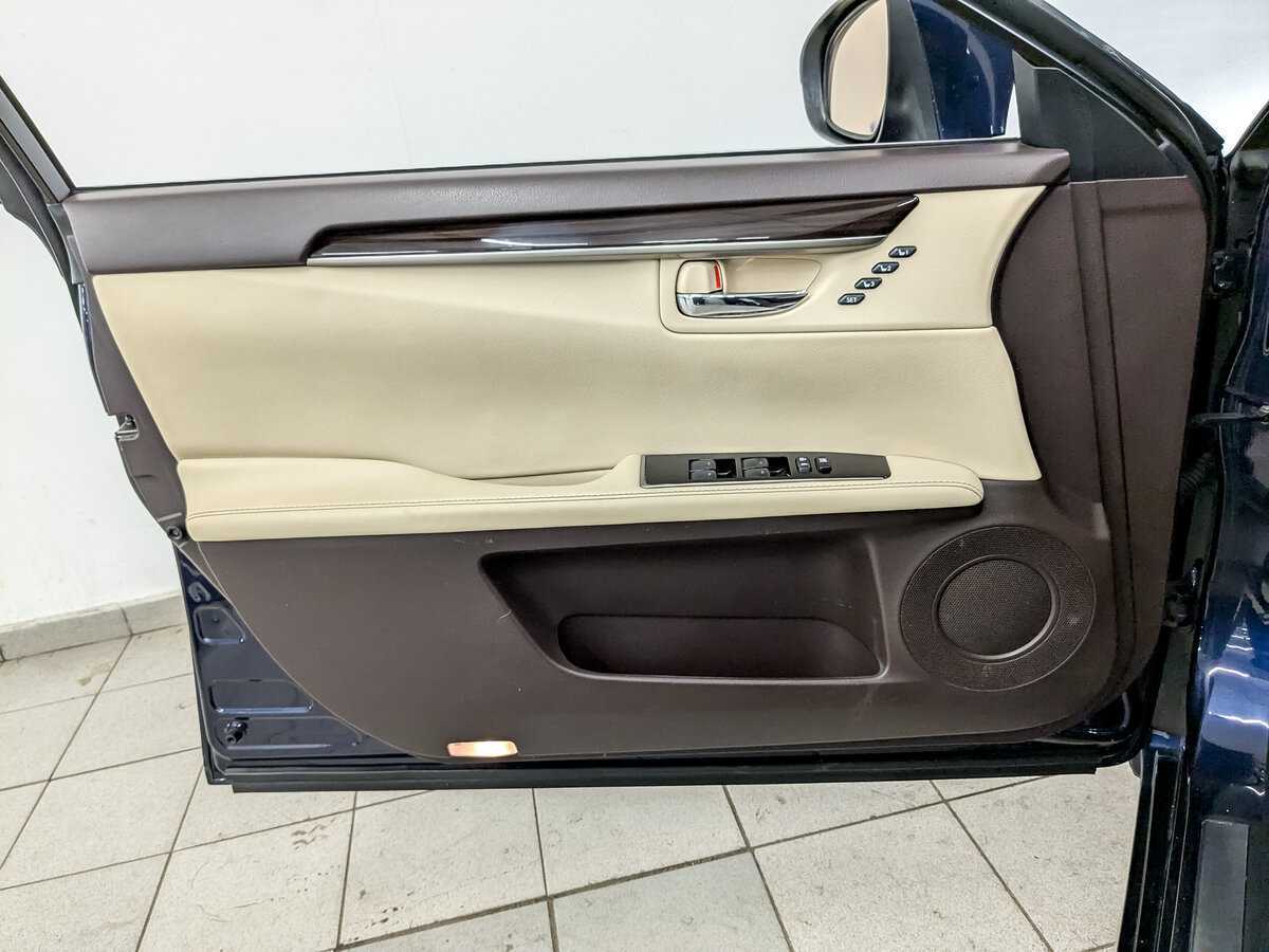 Lexus ES 2015 года с пробегом. Фото: #18