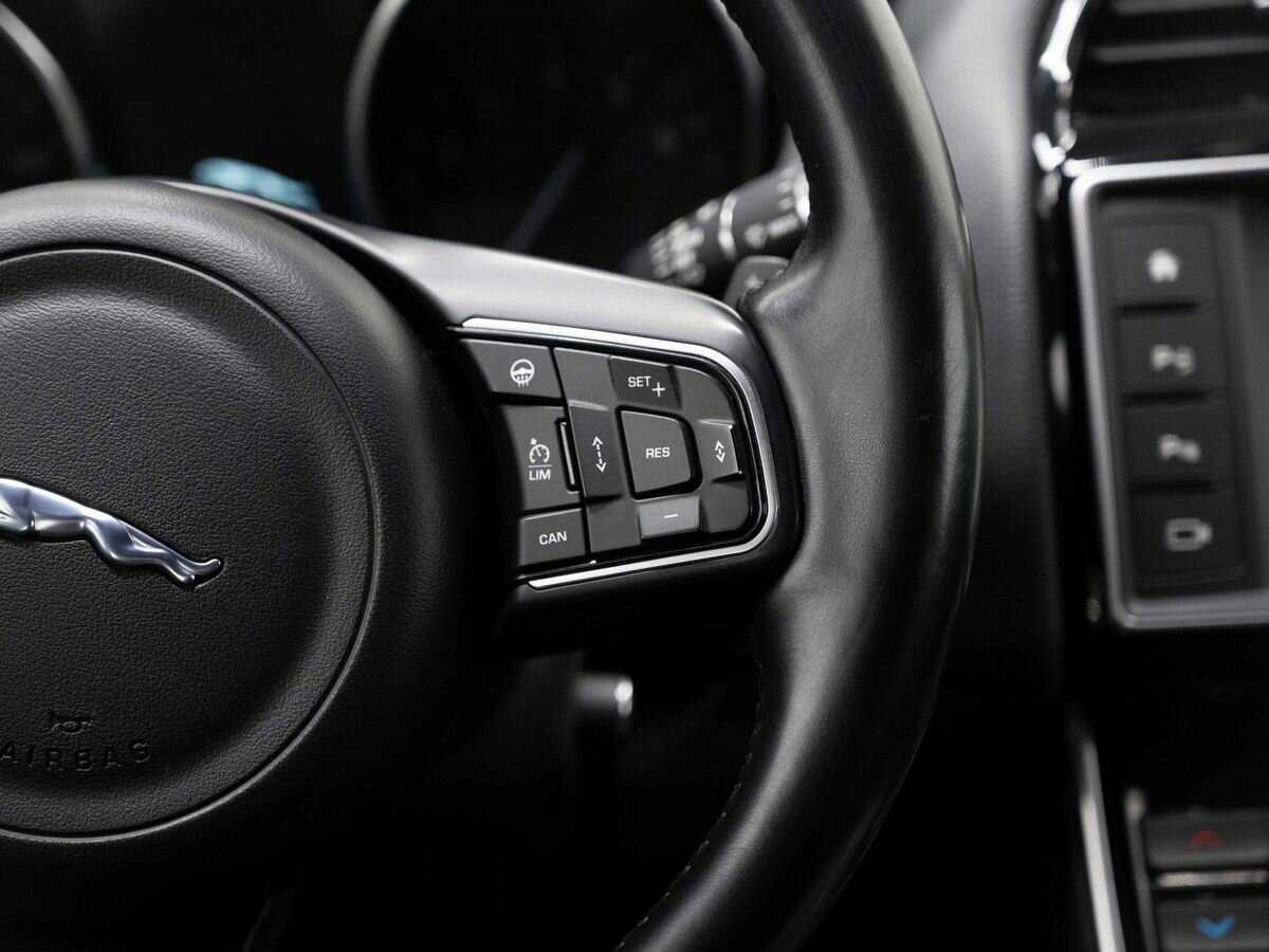 Jaguar XE 2016 года с пробегом. Фото: #15