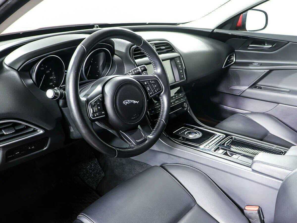 Jaguar XE 2018 года с пробегом. Фото: #13