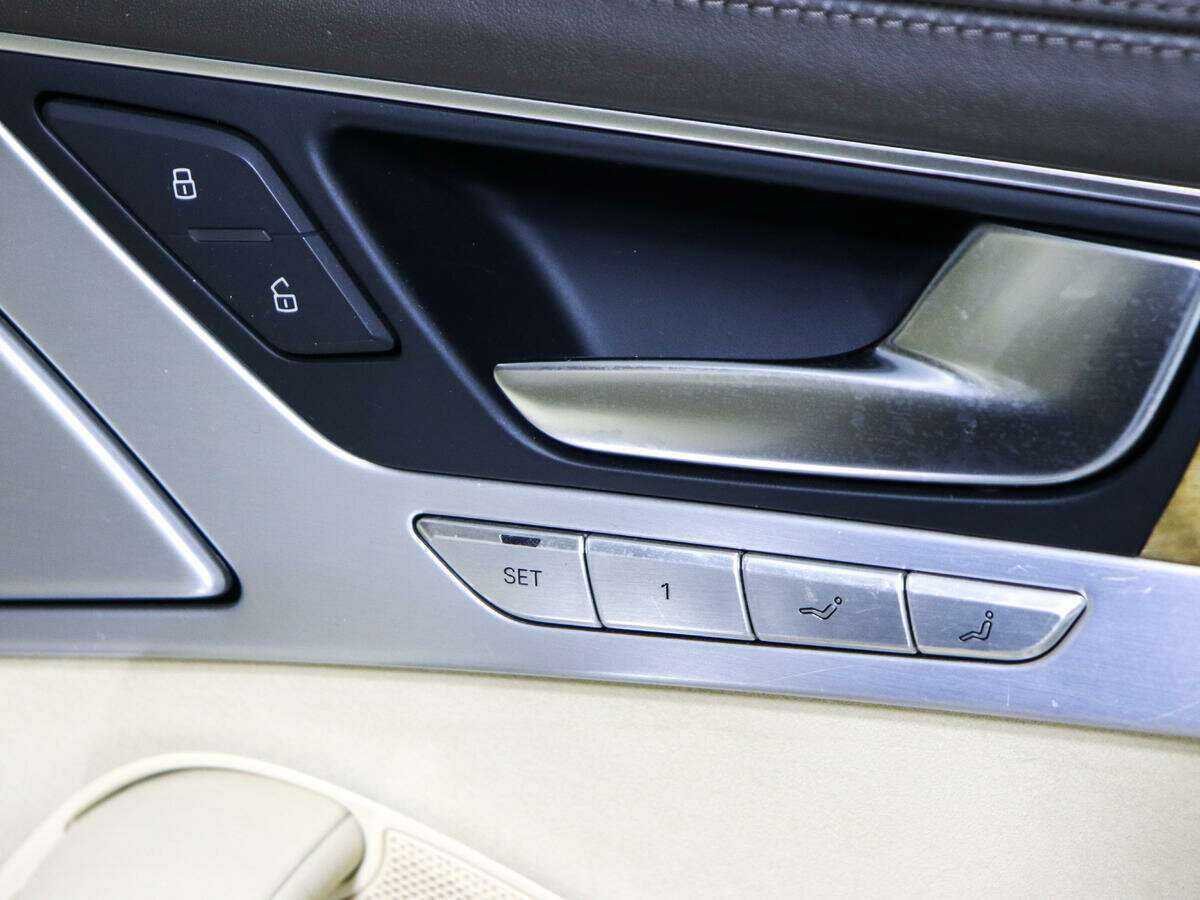 Audi A8 2010 года с пробегом. Фото: #23