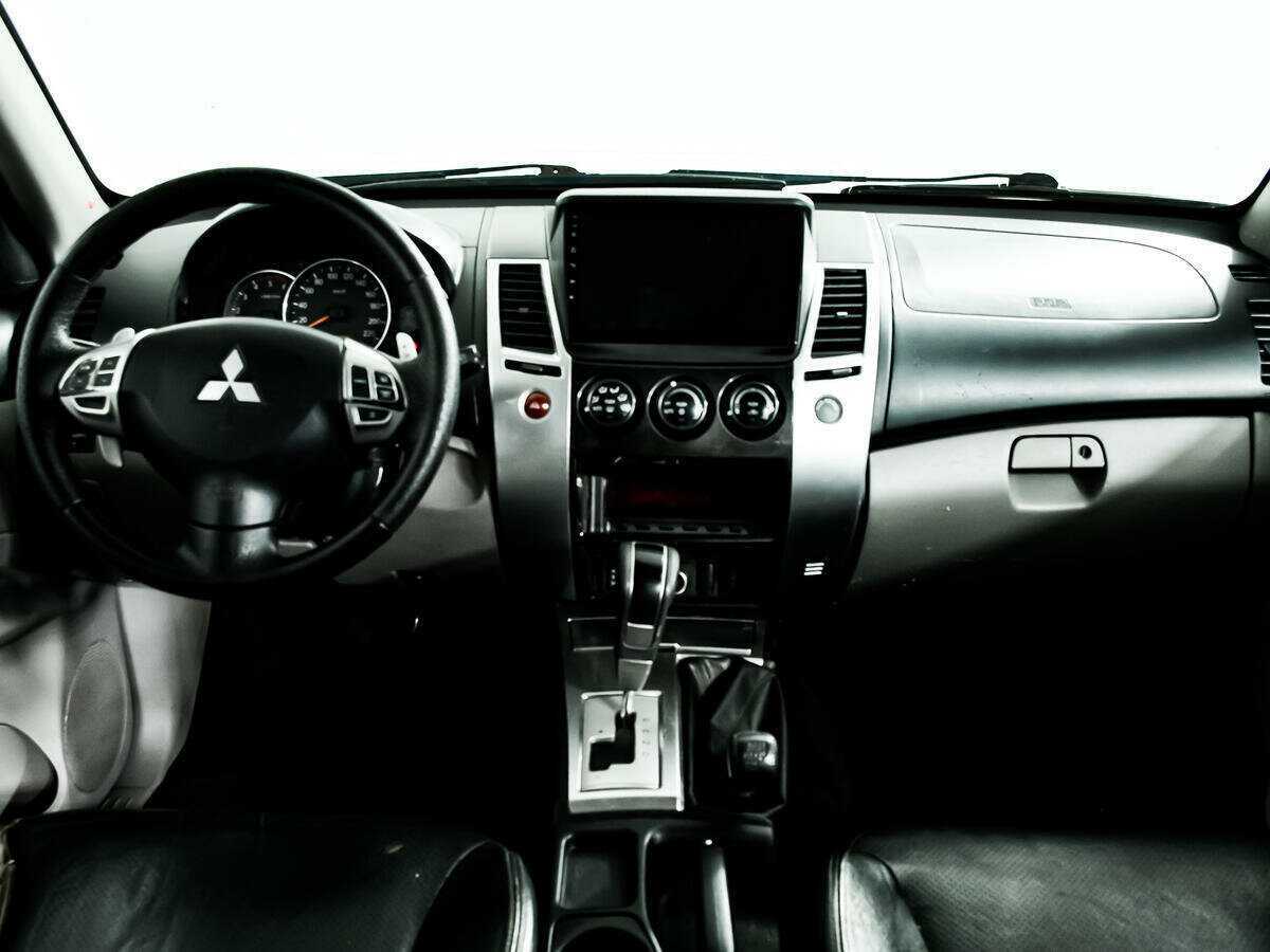 Mitsubishi Pajero Sport 2010 года с пробегом. Фото: #10