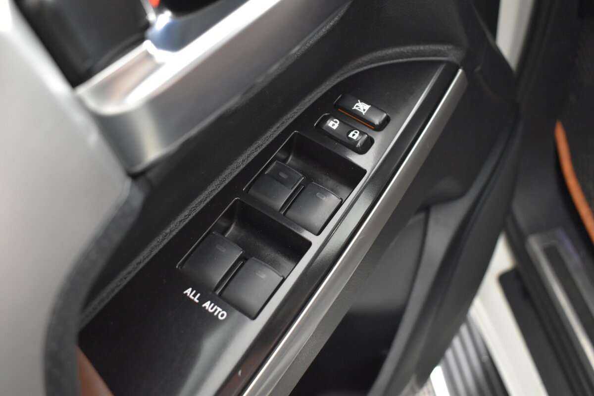 Toyota Land Cruiser 2016 года с пробегом. Фото: #8