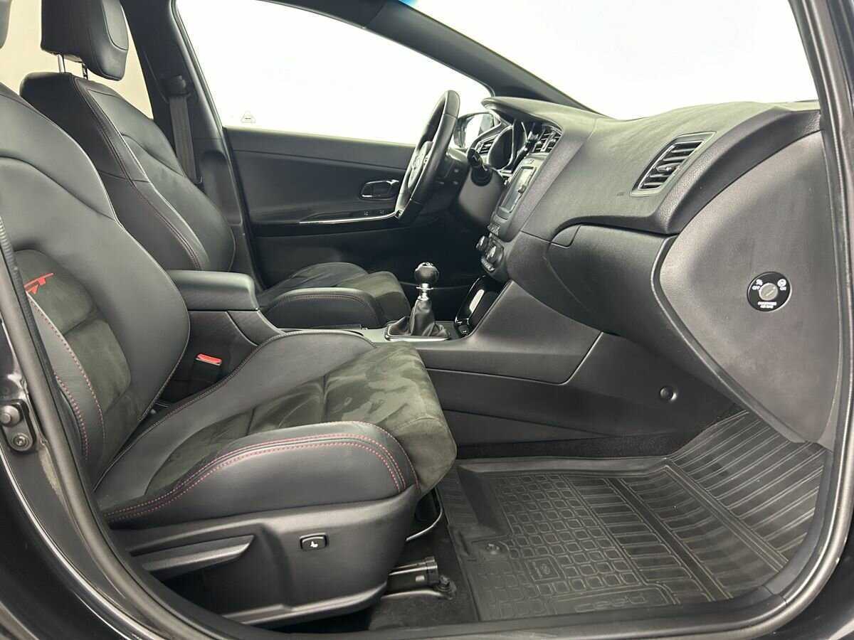 Kia Ceed GT 2017 года с пробегом. Фото: #13