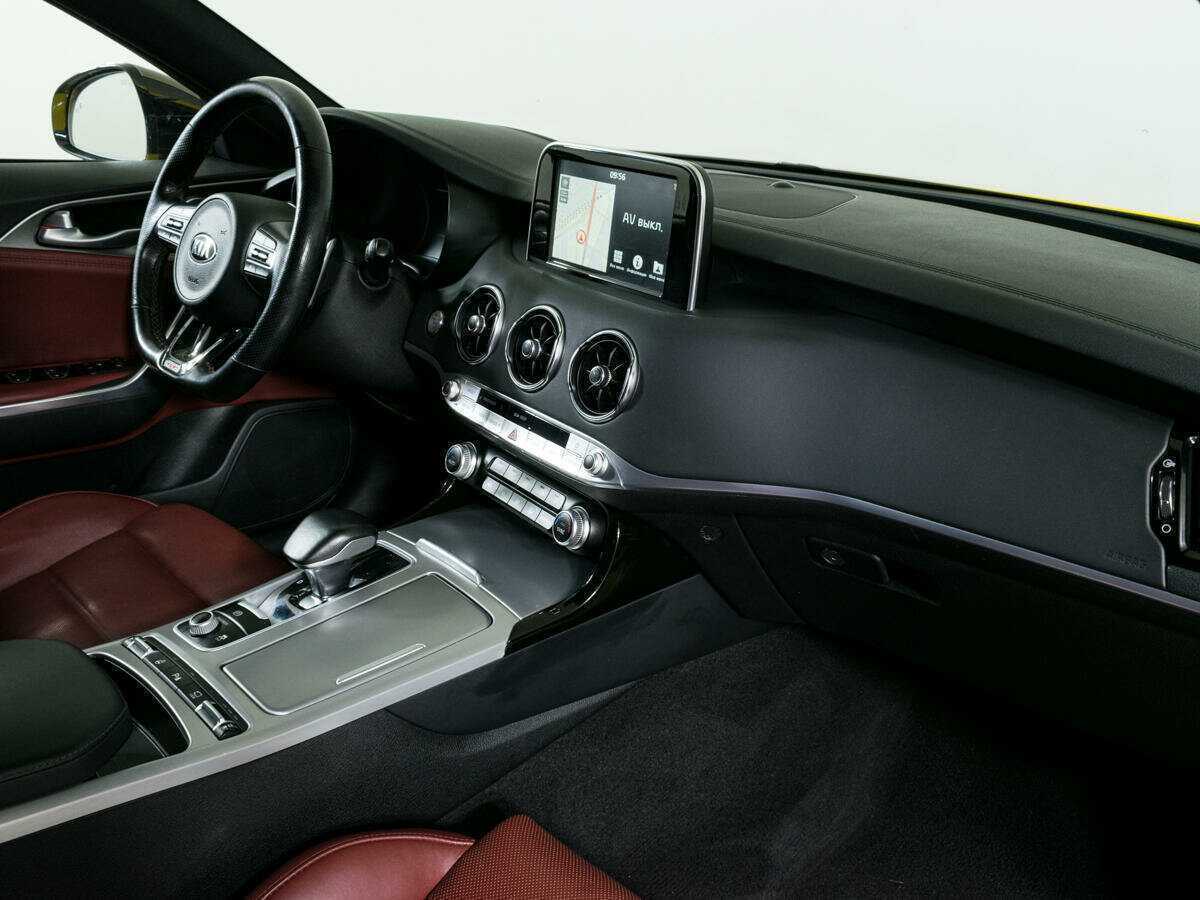 Kia Stinger 2018 года с пробегом. Фото: #6