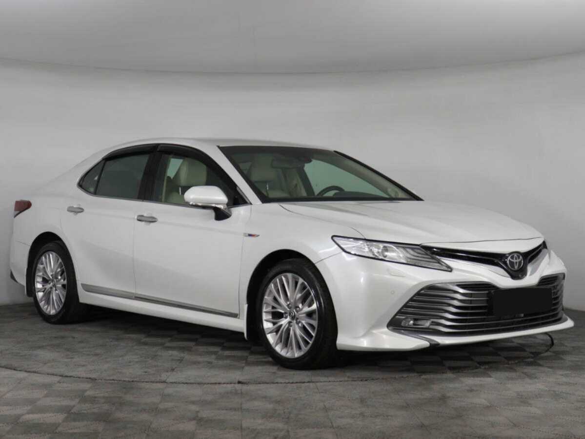 Toyota Camry 2019 года с пробегом. Фото: #2