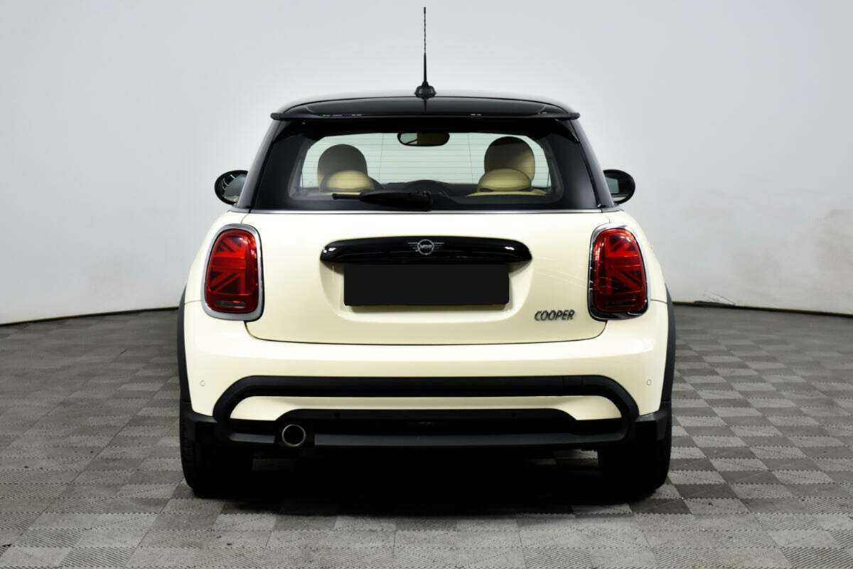Mini Hatch 2021 года с пробегом. Фото: #5