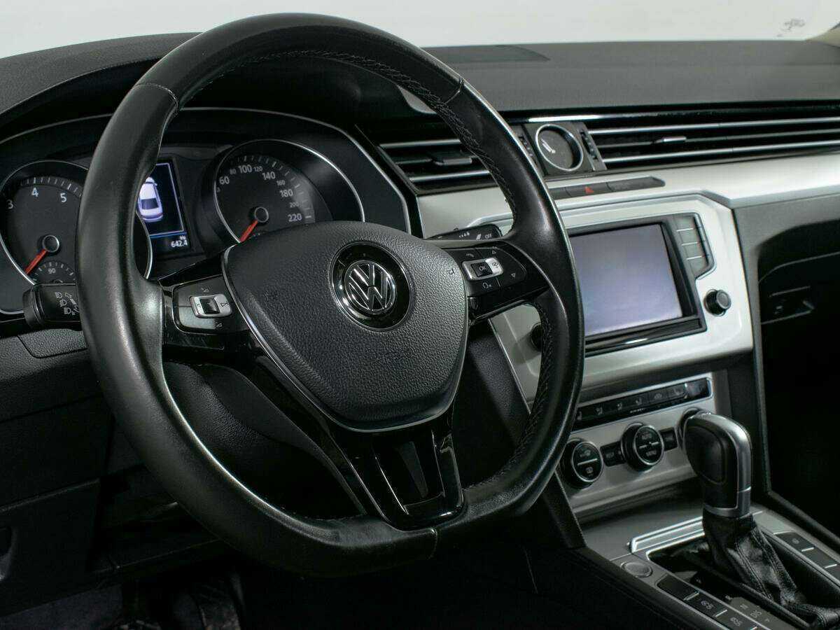 Volkswagen Passat 2017 года с пробегом. Фото: #11