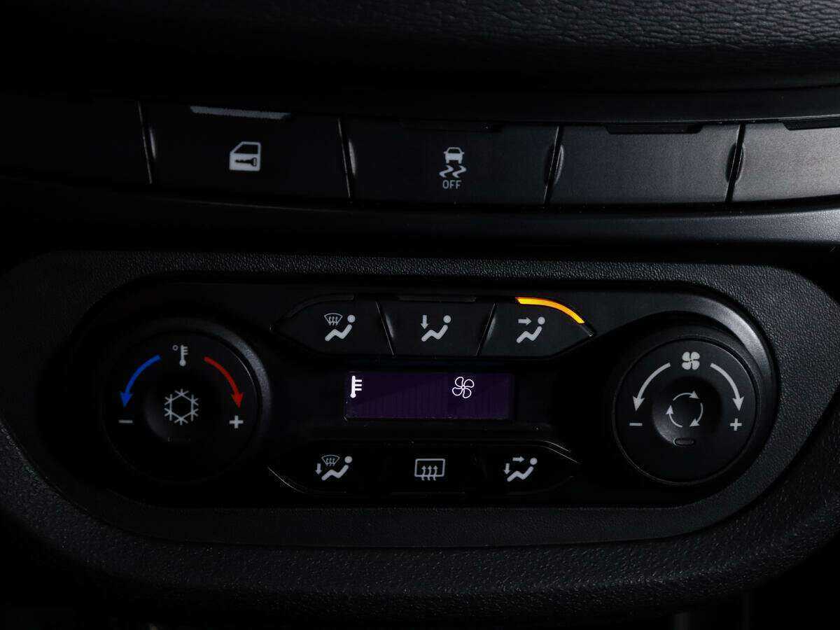 Lada (ВАЗ) Vesta 2019 года с пробегом. Фото: #15