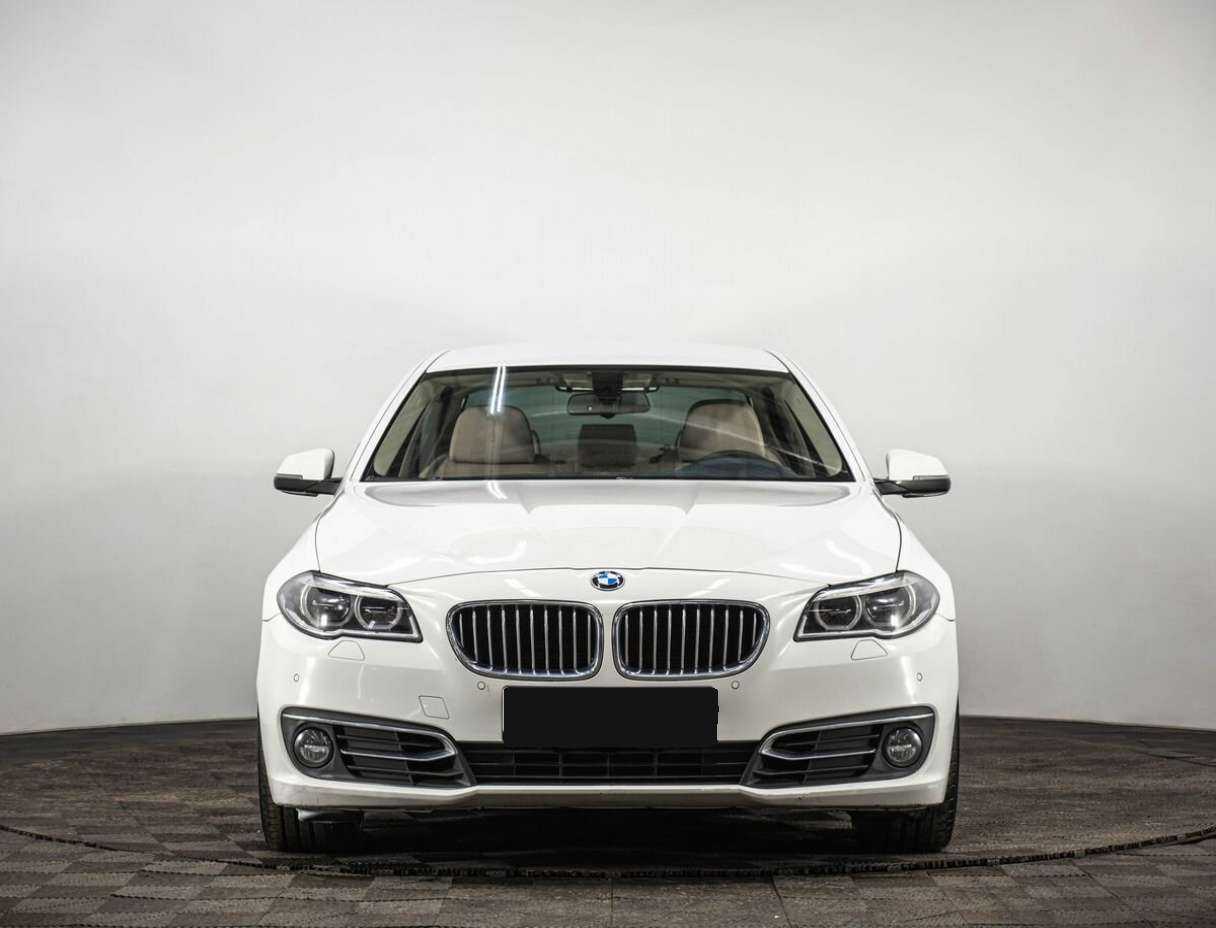 BMW 5 серии 2015 года с пробегом. Фото: #1