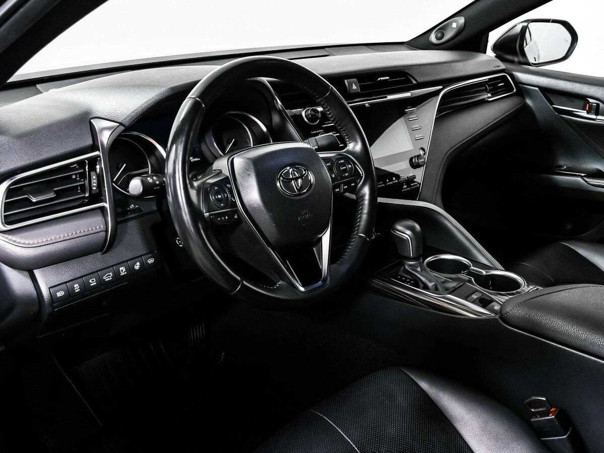 Toyota Camry 2021 года с пробегом. Фото: #11
