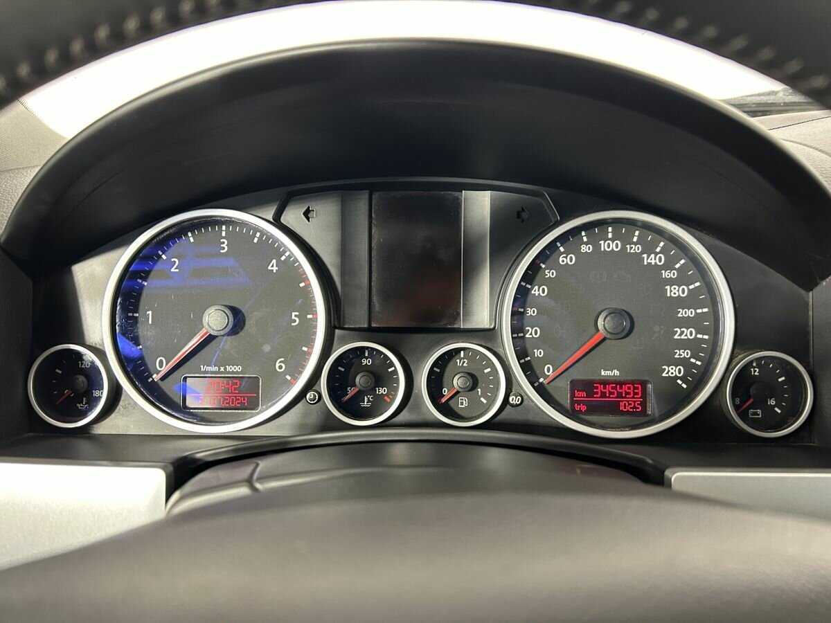 Volkswagen Touareg 2010 года с пробегом. Фото: #8