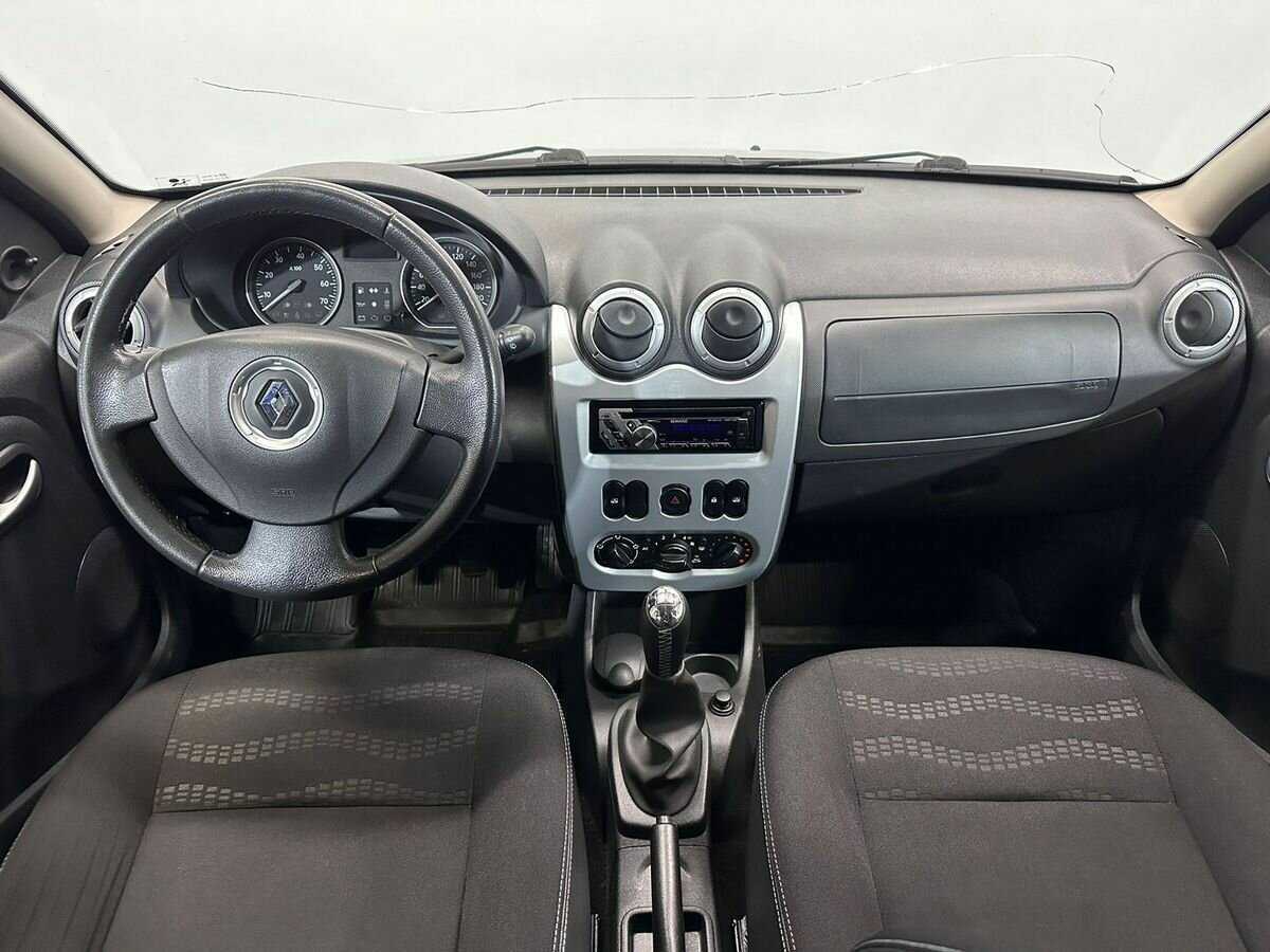 Renault Sandero 2012 года с пробегом. Фото: #9
