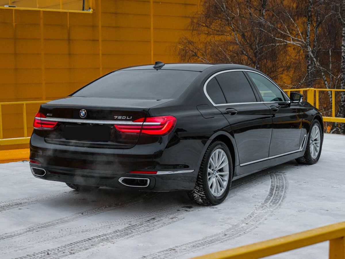 BMW 7 серии 2017 года с пробегом. Фото: #3