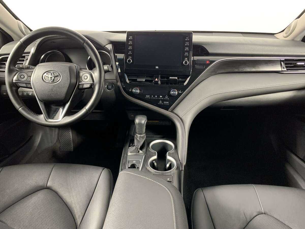 Toyota Camry 2021 года с пробегом. Фото: #9