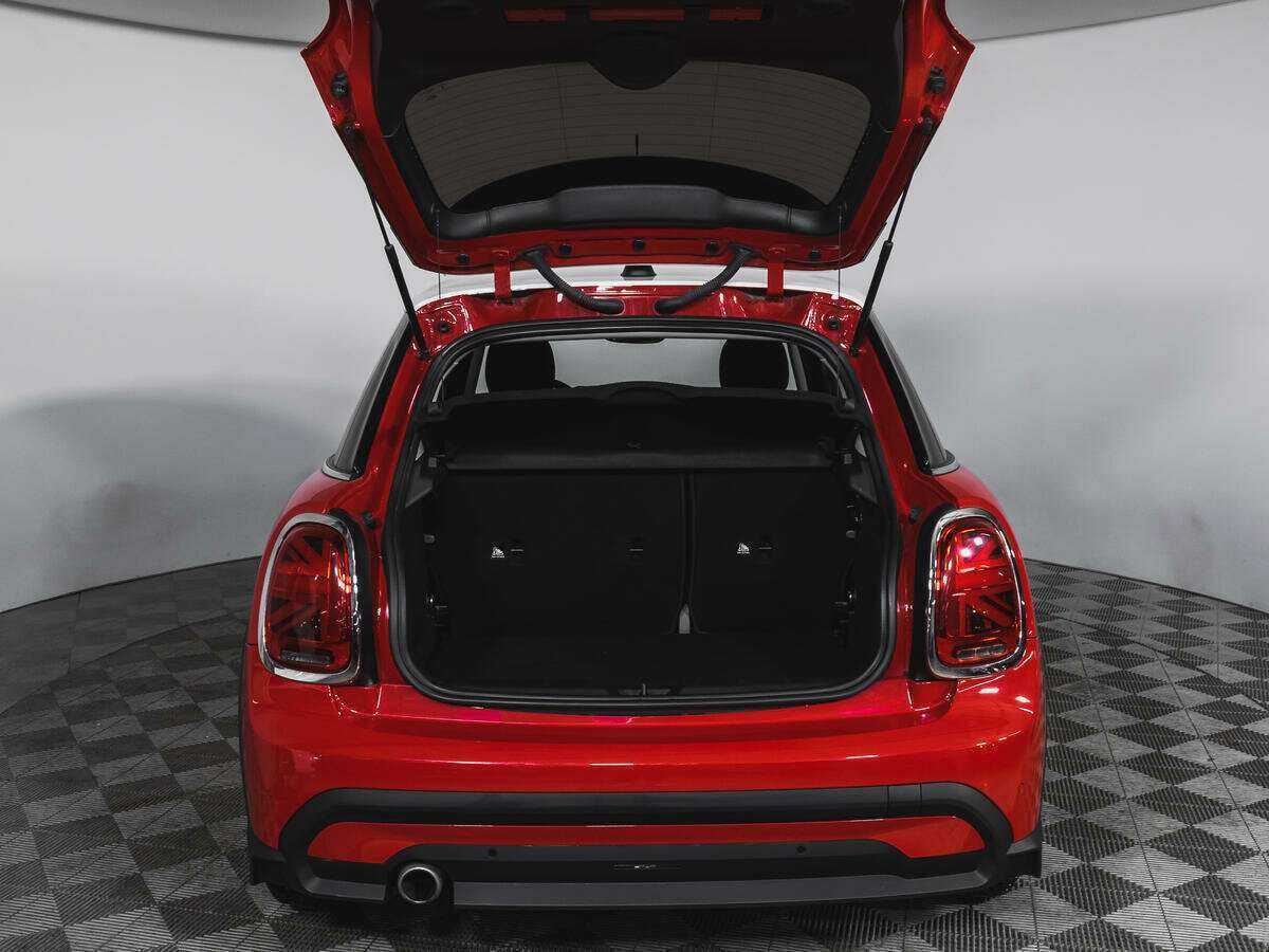 Mini Hatch 2021 года с пробегом. Фото: #16